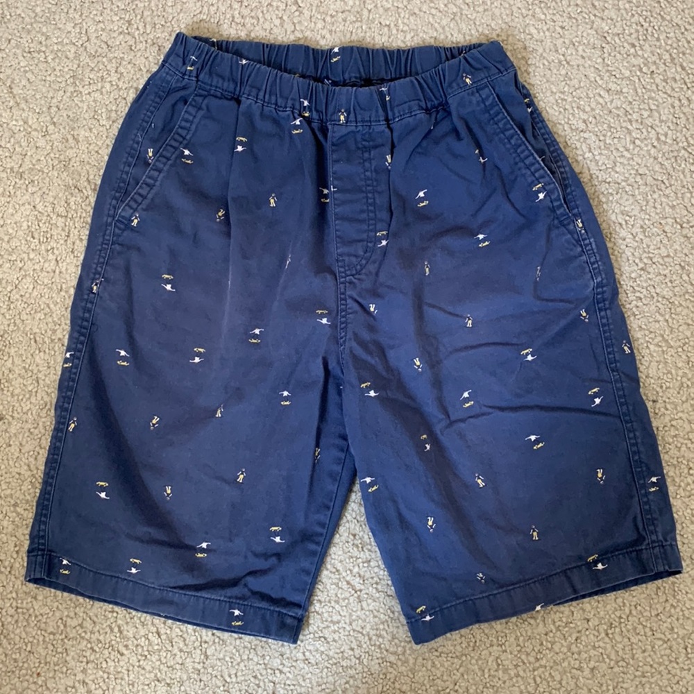 Cute boy shorts with elastic waist band! Navy blue and patterned with skaters!